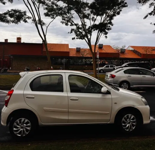 Toyota Etios X 1.3 Flex 16V 5P Mec. 2018