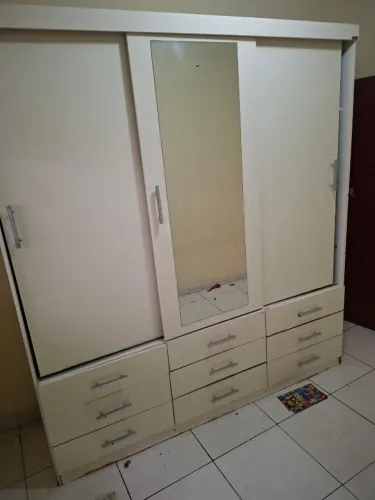 vende-se 2 guarda roupas
