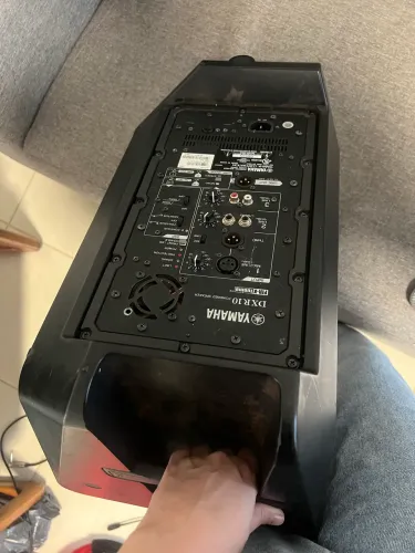 Vendo Caixa Yamaha DXR10