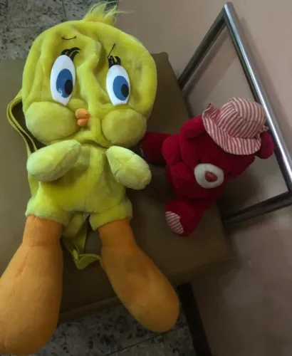 Mochila infantil do Piu-Piu + Ursinho de pelúcia