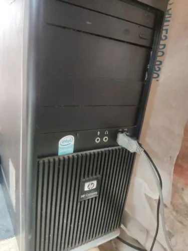 CPU com Hd de 120gb e 4gb Ram com uma placa de vídeo tudo usado em bom estado