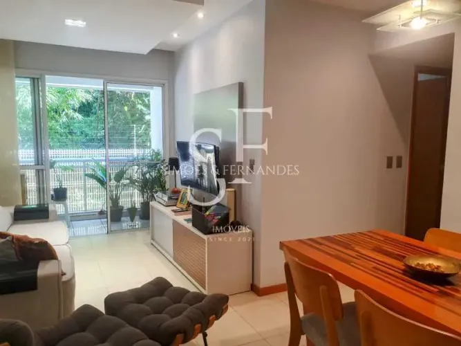 Humaitá - Rua Macedo Sobrinho. Apartamento com 3 quartos, 1 suíte e 1 vaga na escritura.