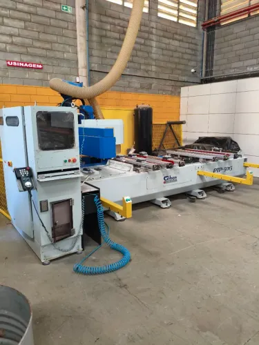 Centro de usinagem para madeira CNC - Giben