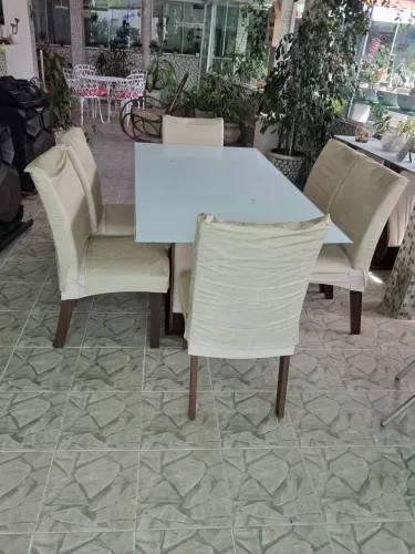 Mesa 6 cadeiras + aparador