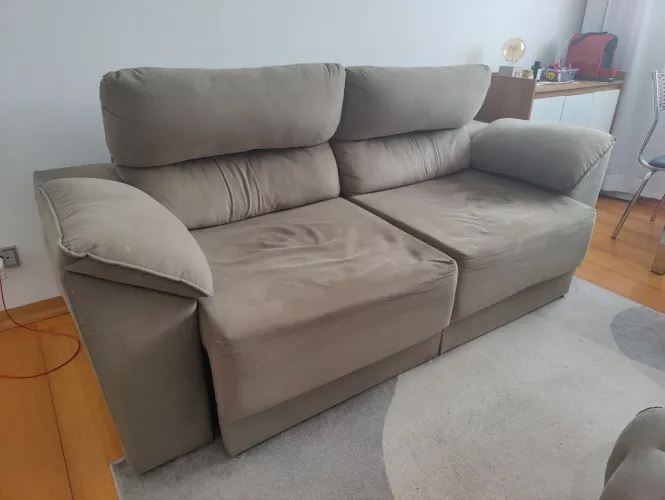 Sofá 2 lugares retrátil, seminovo