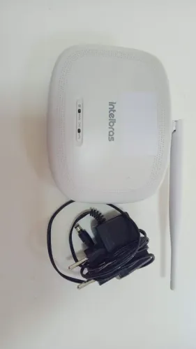 Roteador Wi-Fi Intelbras com Antena e Fonte | Usado em Ótimo Estado