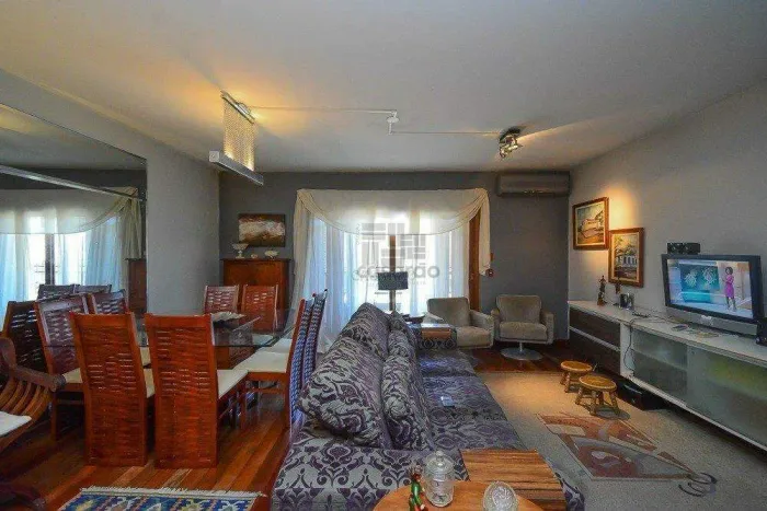 Apartamento mobiliado de 193 m² com 4 quartos no Centro de Pelotas