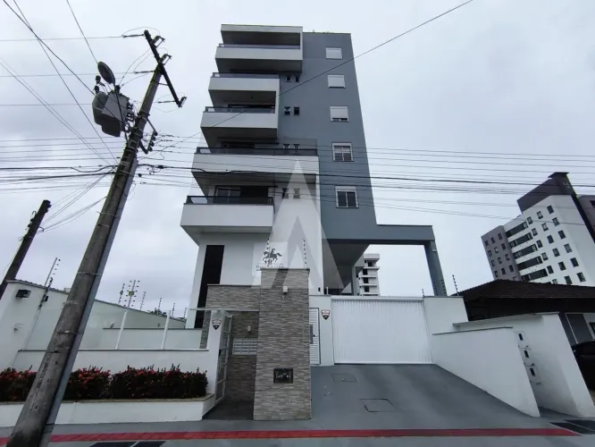 Apartamento com 2 quartos, sendo 1 suíte, 116 m² e giardino