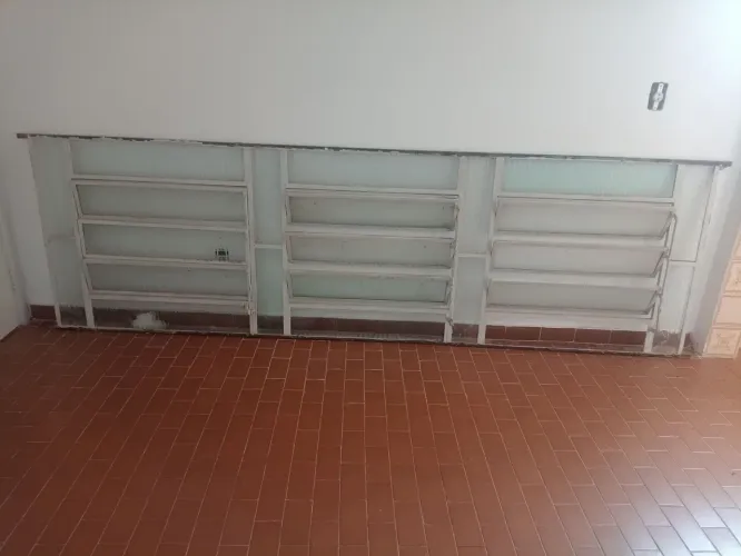 Basculante para cozinha ou banheiro