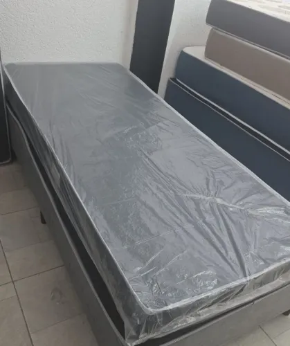 Colchão Solteiro D23 com Revestimento em Capa Courino Impermeável 