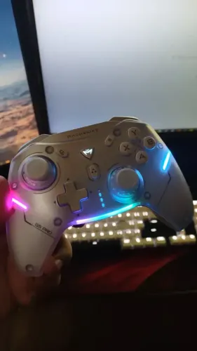 Controle sem fio Machenike G5 Pro RGB Hall Effect - Cinza Claro