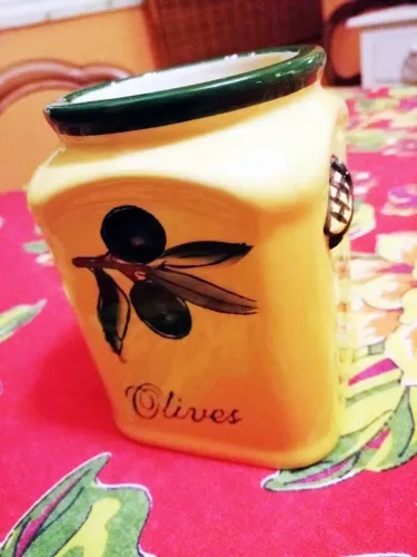 Pote de cerâmica para usar na cozinha: amarelo e verde, com decorações ("Provençal")