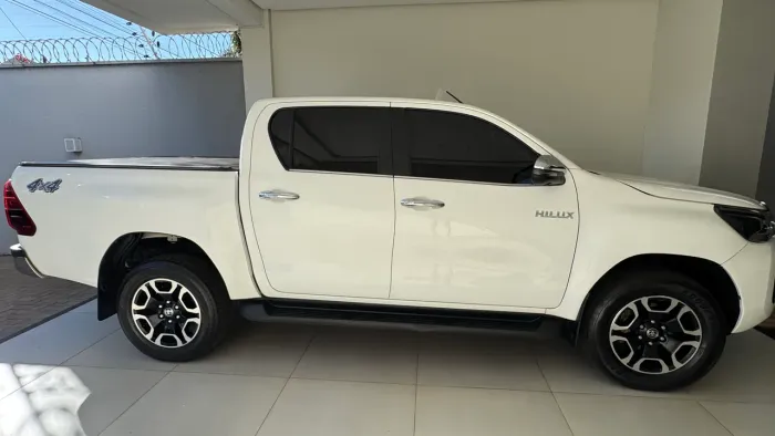 Toyota Hilux CD SRX 4X4 2.8 TDI 16V Diesel Aut. 2023