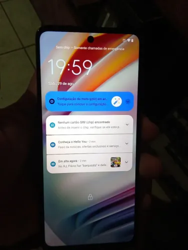 smartphone Motorola Moto G60 na cor azul