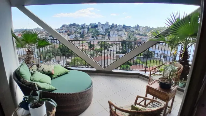 Venda de cobertura duplex semimobiliada em Caxias do Sul, bairro Santa Catarina