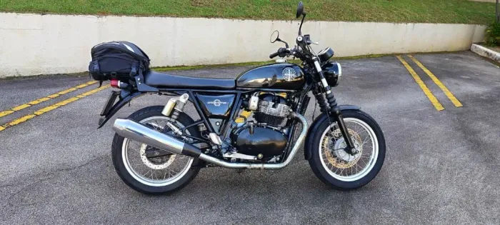 Royal Enfiled Interceptor 650 - Impecável