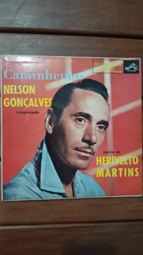 Disco vinil 10 polegadas Nelson Gonçalves "caminhemos" usado