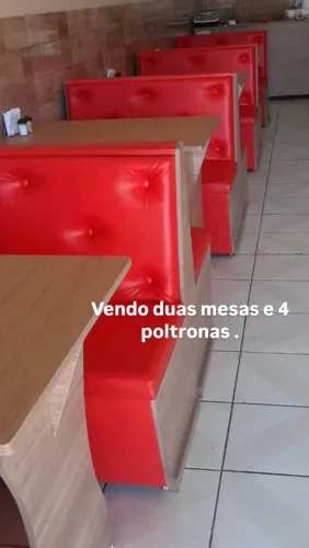 Mesa e poltrona para lanchonete