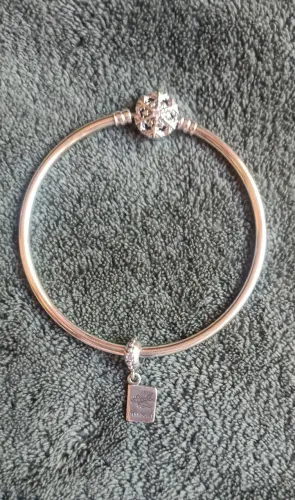 Pulseira Pandora + berloque passaporte 