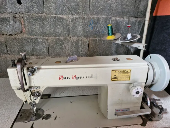 Maquina de costura