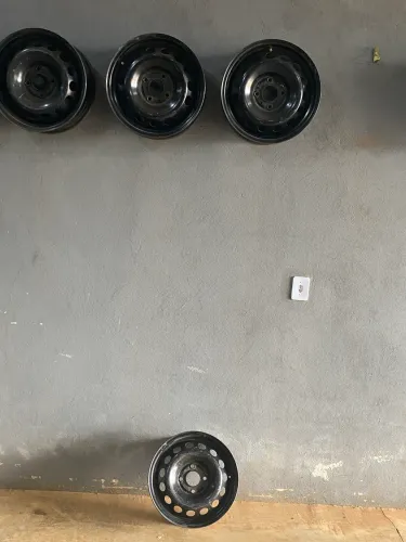 Vendo rodas de aço aro 15 Ford e Citroën