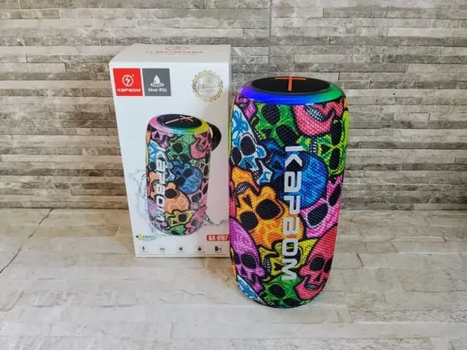 Caixa de Som Bluetooth com Grave Forte a Prova D'agua Estampa Caveira