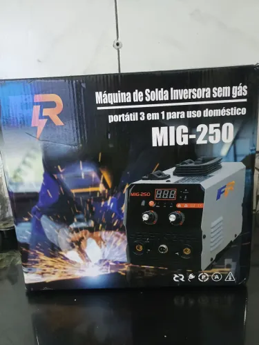 Máquina de solda MiG sem gás nova por 400