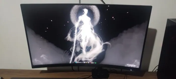 monitor curvo AOC 32 polegadas 2k 180hz novissimo