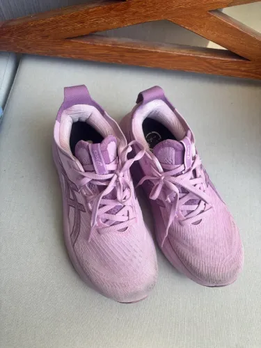 ASICS Nimbus 27