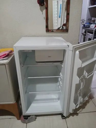 Frigobar midea 124L