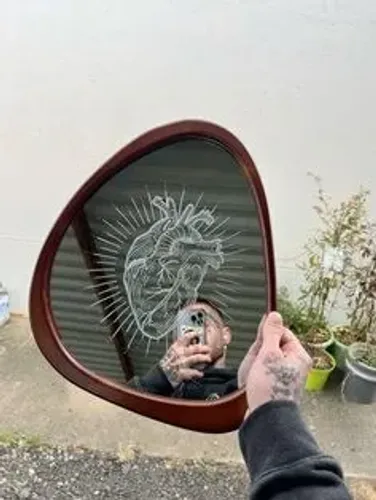 personalizaçao em espelho e quadros de vidros espelhados com a sua arte ou foto