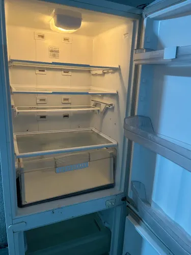 Vendo geladeira inversa Electrolux