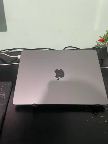 MacBook Pro M1 / 14Pol / 512SSD / 16GB