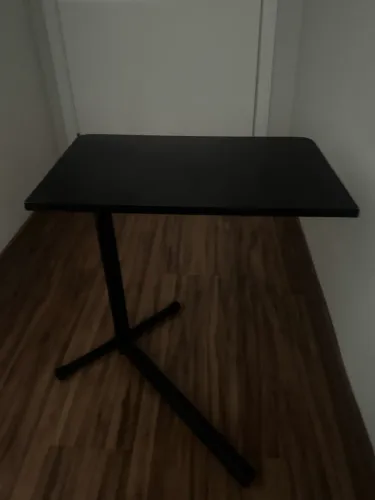 Mesa Ergonômica para notebook com regulagem de altura em giro