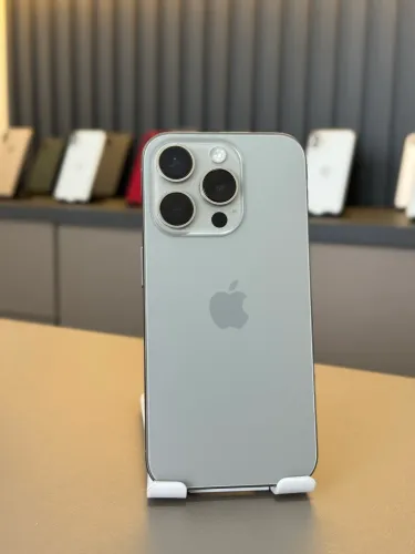 iPhone 15 pro 128 gigas semi novos 