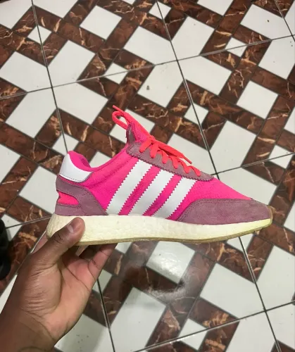 Tênis adidas originals