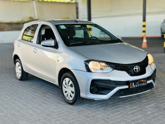 Toyota Etios X 1.3 Flex 16V 5P Mec. 2021