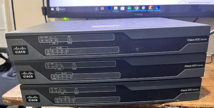 Roteador Cisco 881 ISR (Preço por Unidade) - Ótimo Estado para Empresas/Home Office
