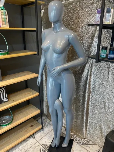Manequim feminino 