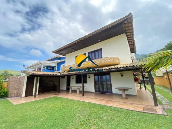 LINDA CASA À BEIRA-MAR DE 5 QUARTOS SENDO 3 COM SUÍTE Á VENDA EM GARATUCAIA, ANGRA DOS REI