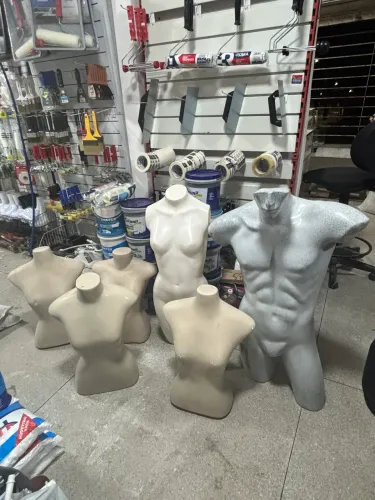 Manequins
