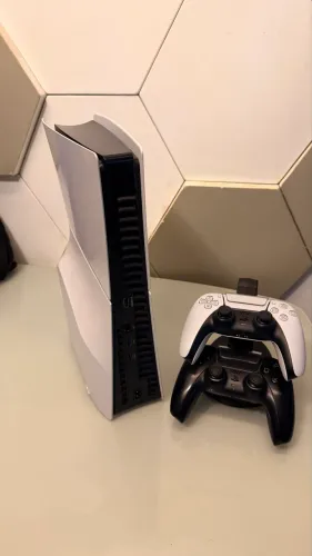 PlayStation 5 Slim mídia física/digital com 2 controles