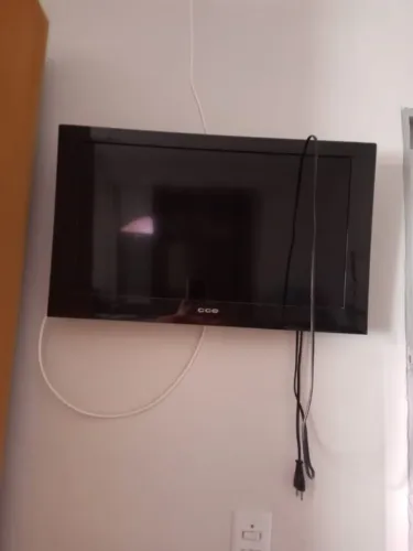 TV CCE 32" LED - Ótimo Estado