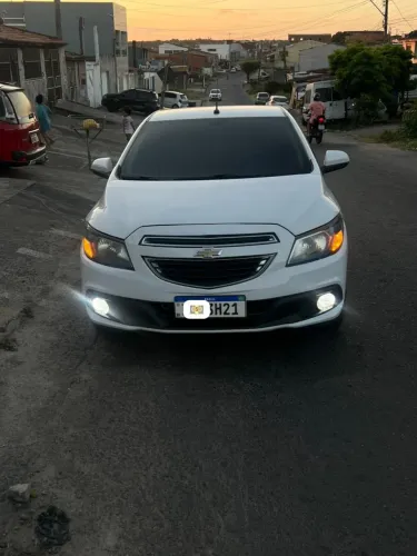 Chevrolet Onix Hatch LT 1.4 8V Flex Power Mec. 4P 2015