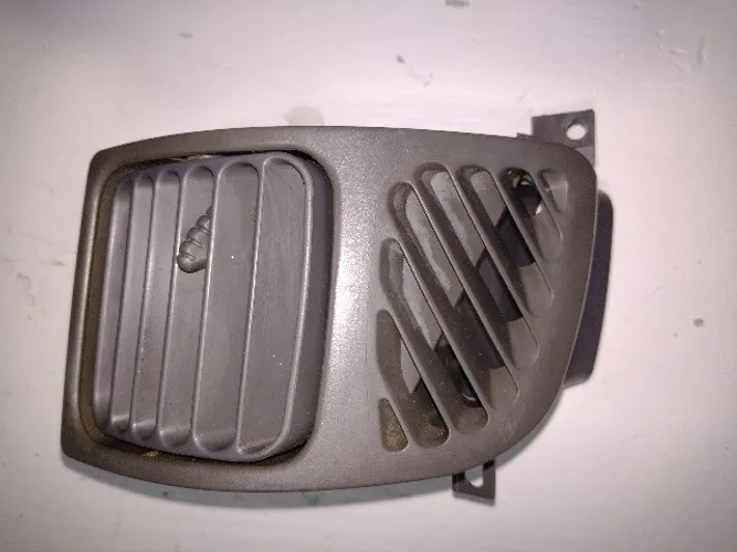 Difusor lado Direito Ford/Escort 1997/99.