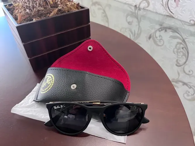 Óculos ray ban modelo gatinha
