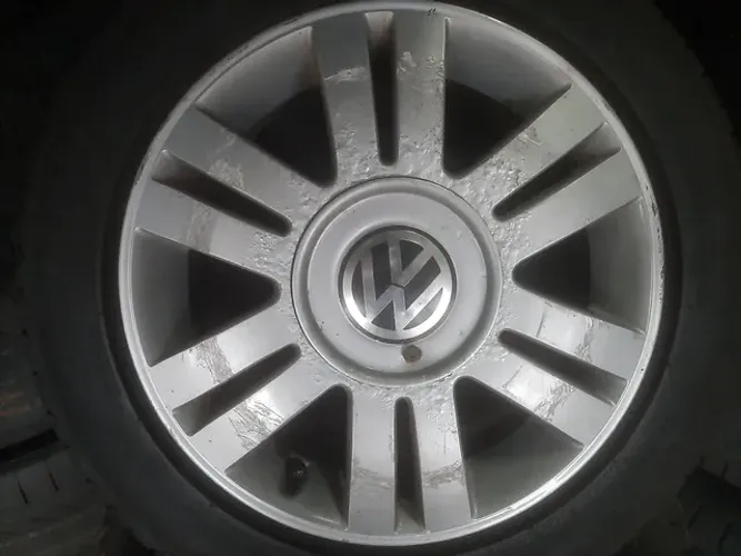 Roda aro 15 Vw passat com pneu 195 55 15 usados jogo