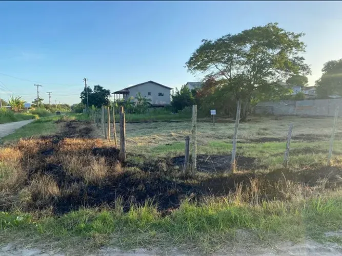 Lotes  planos com água encanada 