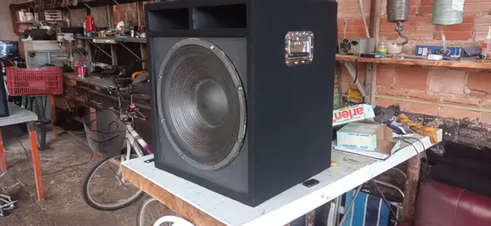 Vendo par de caixas de som