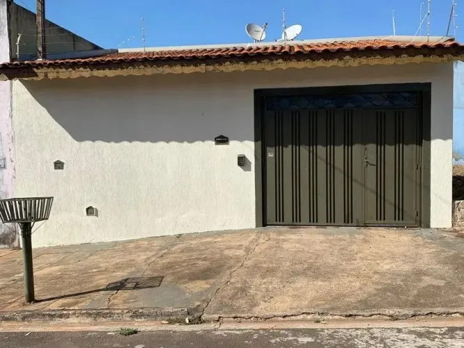 Vendo casa no Recanto das Emas ( quadra 205) 
